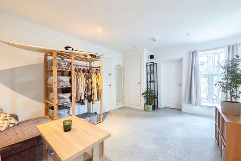1 bedroom flat for sale, 15 Kingsworthy, St Lawrence