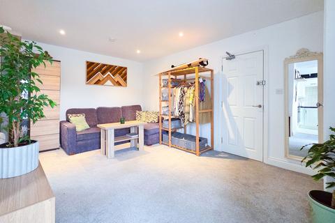 1 bedroom flat for sale, 15 Kingsworthy, St Lawrence