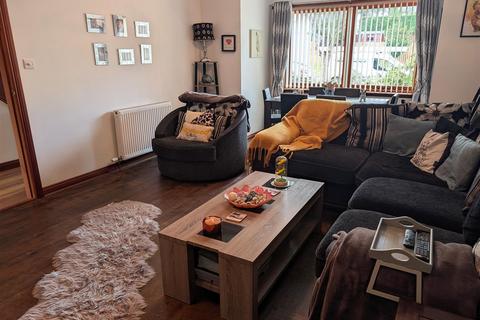 3 bedroom semi-detached house to rent, David Douglas Avenue, Scone