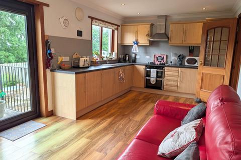 3 bedroom semi-detached house to rent, David Douglas Avenue, Scone