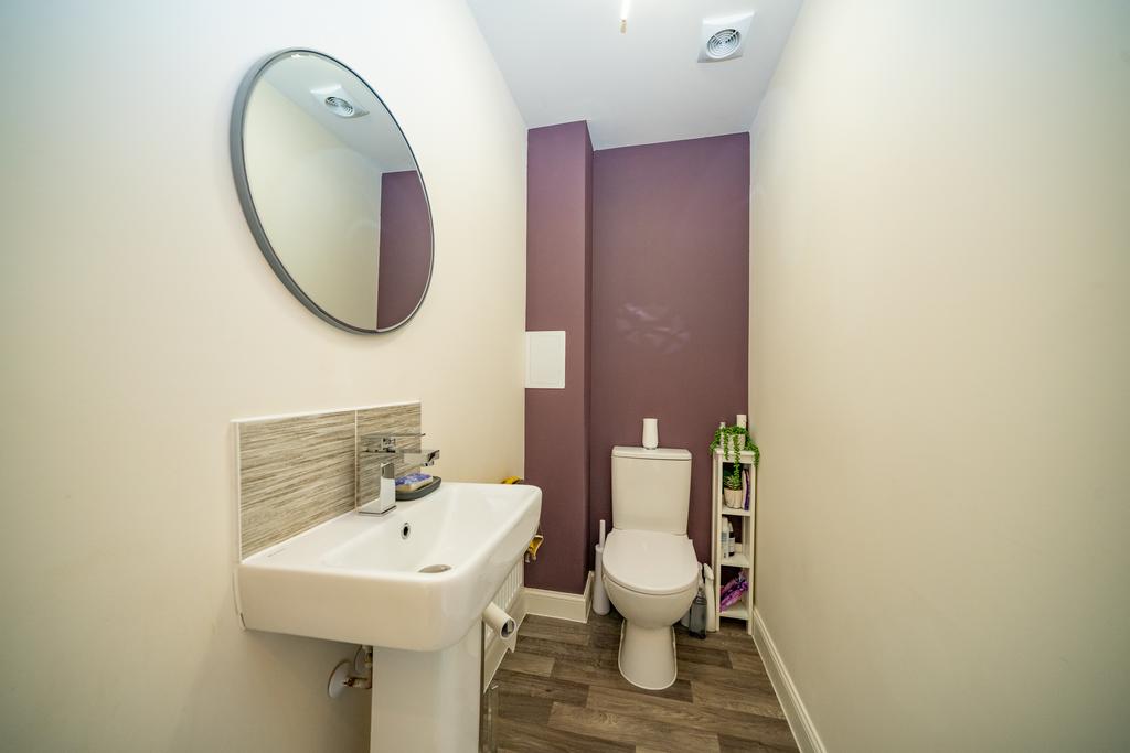 House in Aylesbury - View 3
