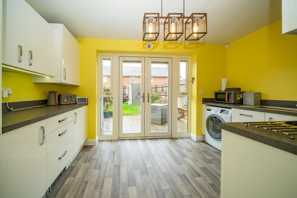 House in Aylesbury - View 4