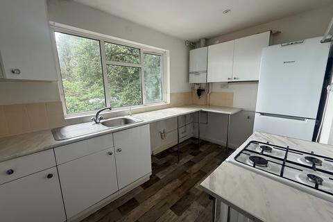 2 bedroom house to rent, Plantation Road, Poole, BH17