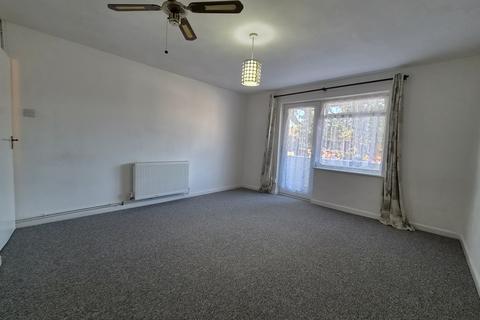 2 bedroom house to rent, Plantation Road, Poole, BH17