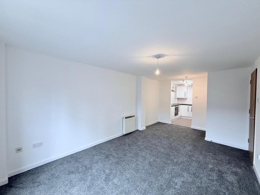 Apartment in Nottingham, Lace Market, St Ann's - View 3