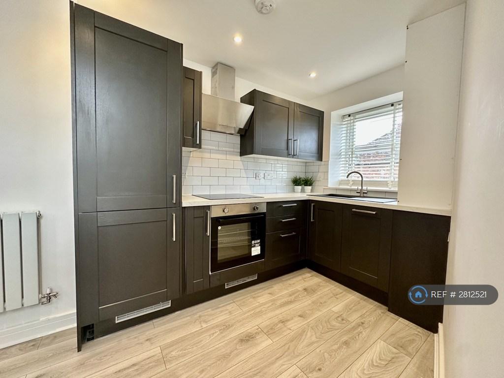 Apartment in Newcastle Upon Tyne - View 3