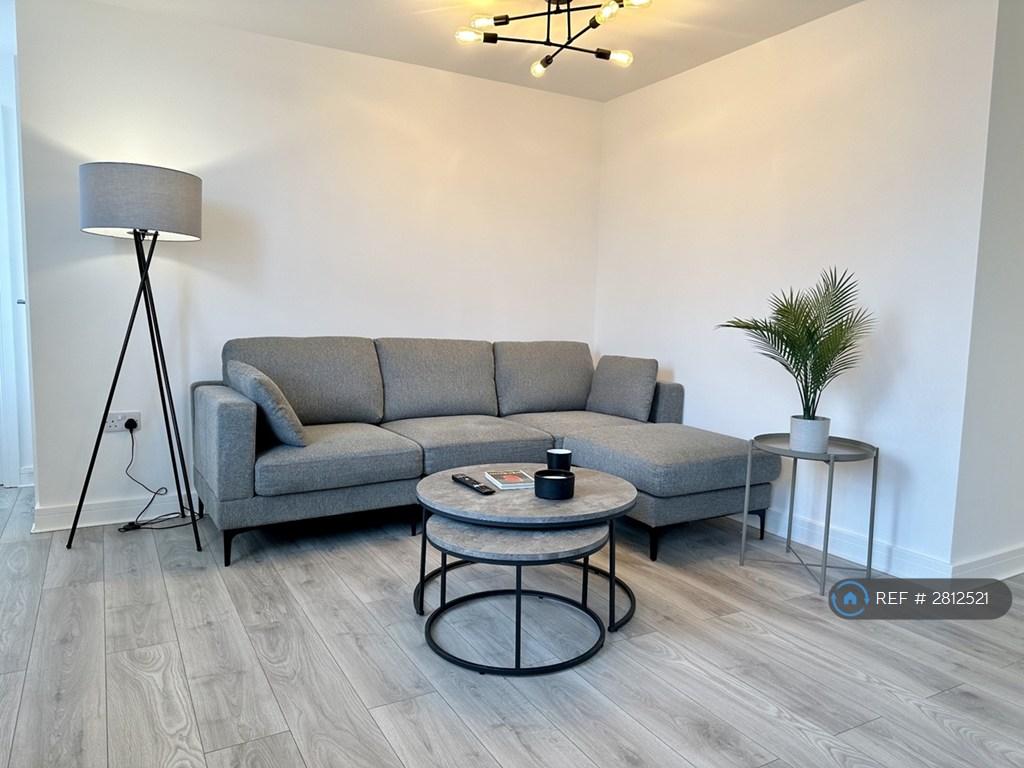 Apartment in Newcastle Upon Tyne - View 4