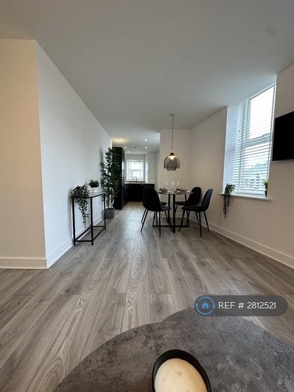 Apartment in Newcastle Upon Tyne - View 5
