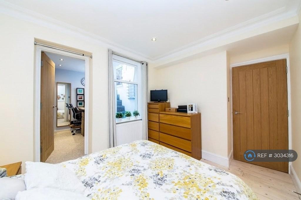 Apartment in London - View 5