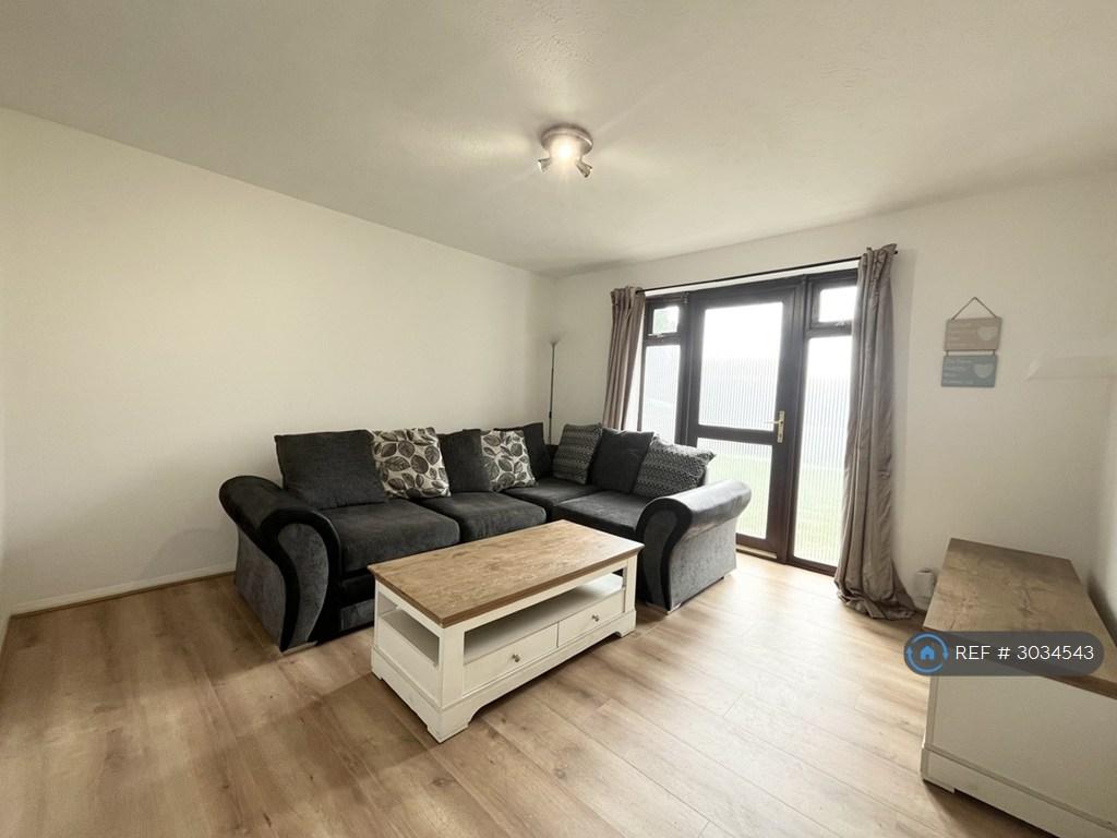 Apartment in Waltham Cross - View 3