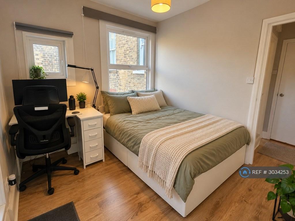 House in London - View 2
