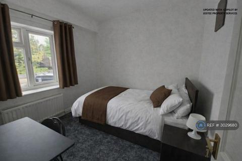 undefined, Lodge Ave, Dagenham, RM8