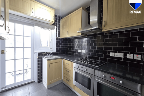 Hulse Avenue, Barking IG11