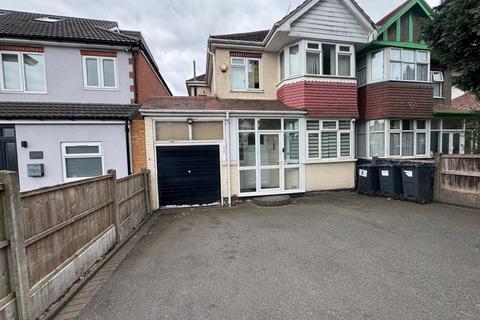 2 bedroom terraced house to rent, Quinton Road, Birmingham B17