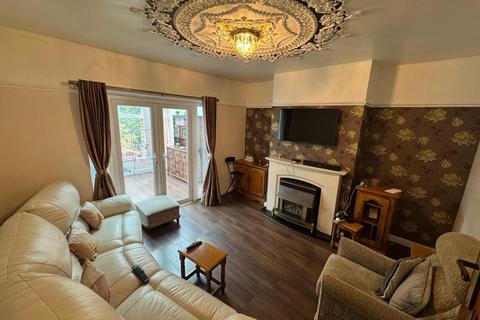 2 bedroom terraced house to rent, Quinton Road, Birmingham B17