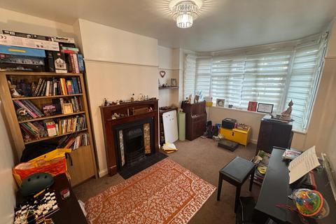 2 bedroom terraced house to rent, Quinton Road, Birmingham B17