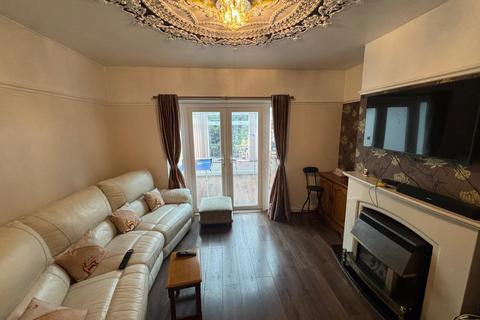 2 bedroom terraced house to rent, Quinton Road, Birmingham B17