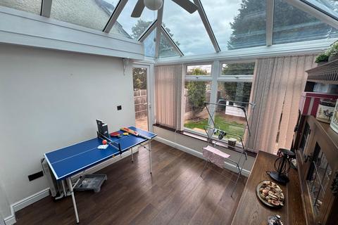 2 bedroom terraced house to rent, Quinton Road, Birmingham B17
