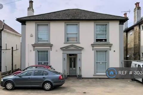 1 bedroom in a house share to rent, The Greenway, Uxbridge, UB8