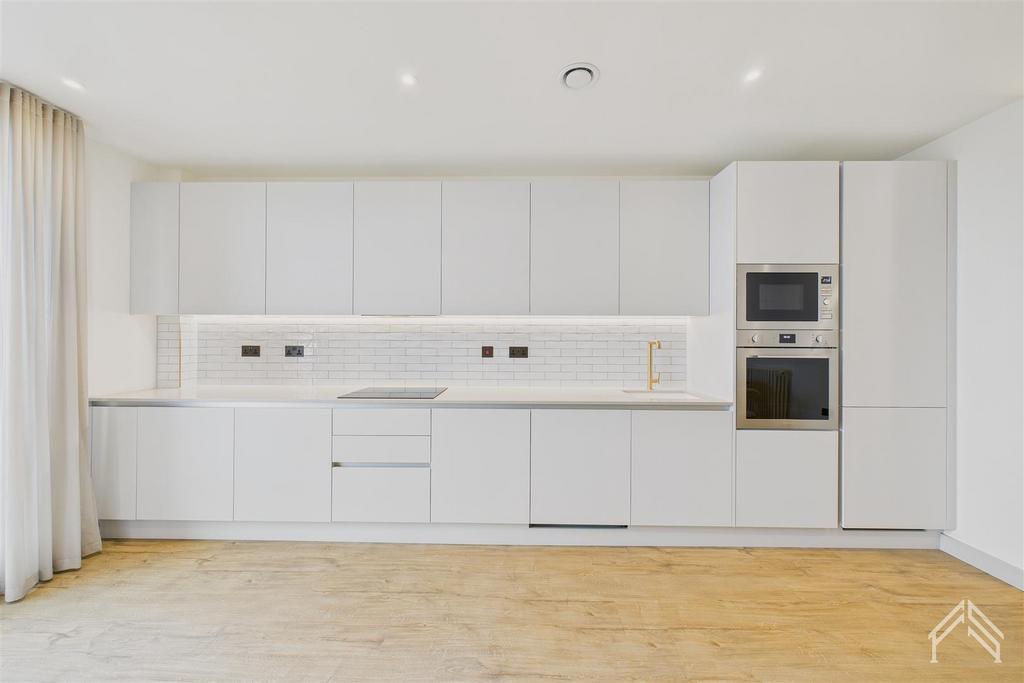 Apartment in Walthamstow - View 2