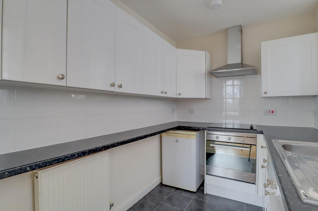 Apartment in Cambridge, Petersfield - View 5
