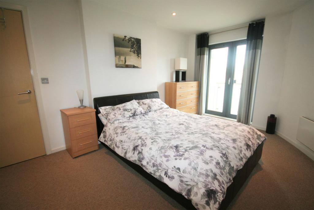 Apartment in Swansea, Waterfront - View 4