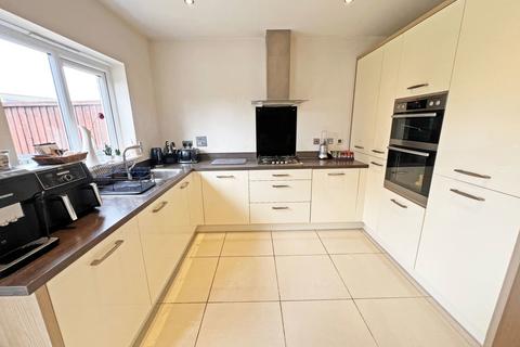 4 bedroom detached house for sale, Laverton Road, Hamilton, Leicester, Leicestershire, LE5 1WJ