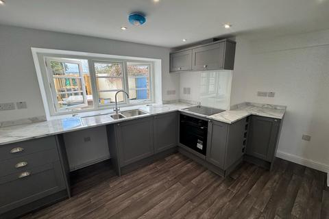 2 bedroom flat to rent, Fairfield House, Honiton, EX14