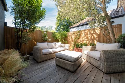 undefined, Thornton Avenue, London, SW2