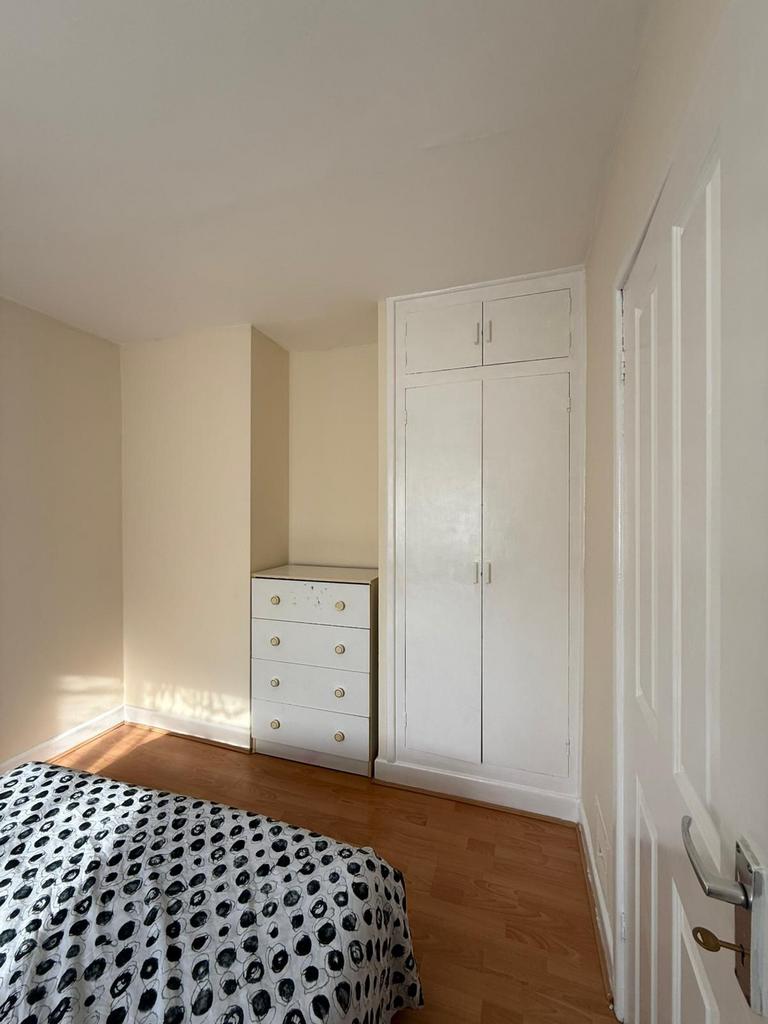 House in Chigwell - View 3