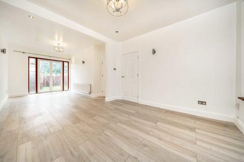 4 bedroom house to rent, Orchard Gate, Greenford UB6