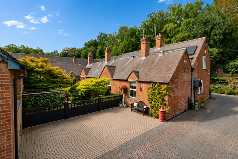 3 bedroom barn conversion for sale, Coppice Cottage, Chestall Park, Gentleshaw, WS15 4RD - A Beautifully Presented Barn Conversion