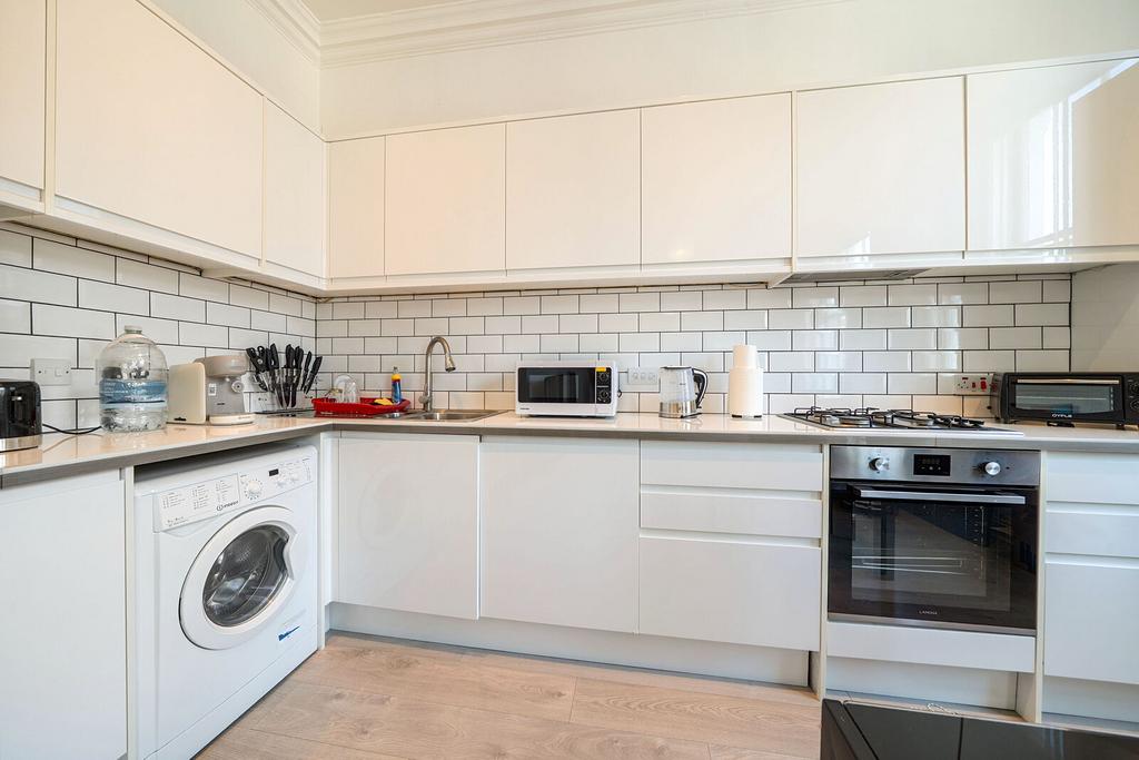 Apartment in London - View 3
