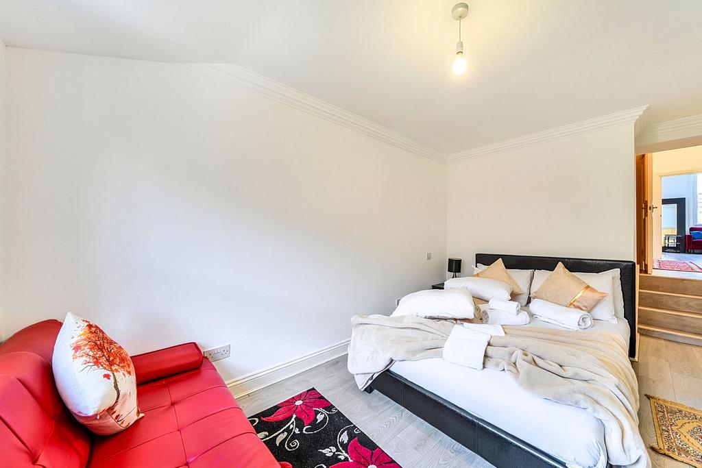 Apartment in London - View 4