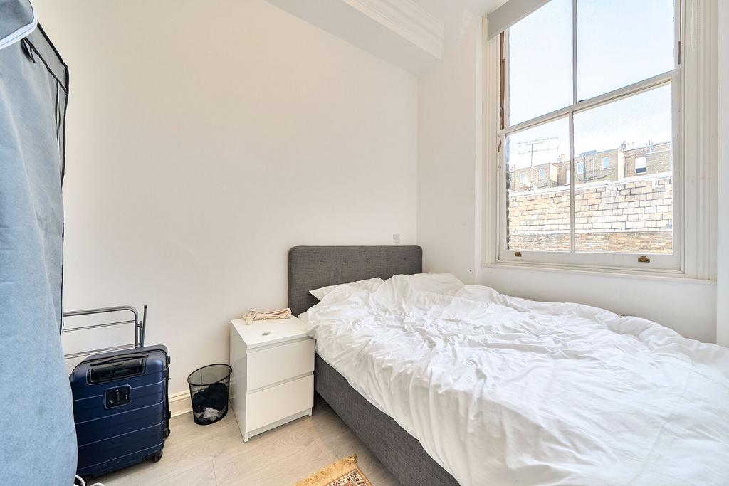 Apartment in London - View 5