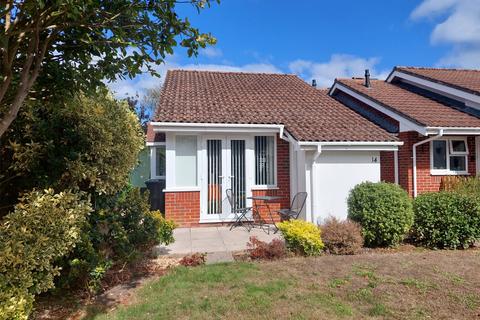 2 bedroom bungalow for sale, Pyrford Mews, Lymington SO41