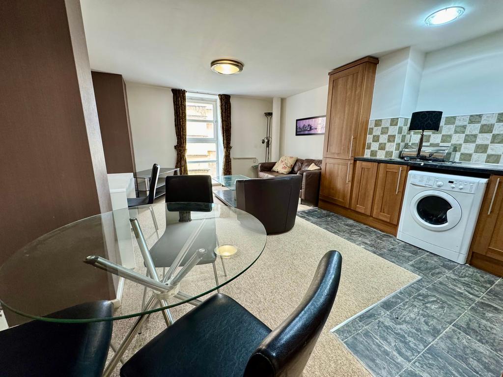 Apartment in Newcastle Upon Tyne - View 5