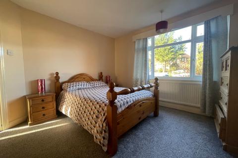 3 bedroom semi-detached house to rent, Crawley Green Rd, Luton LU2