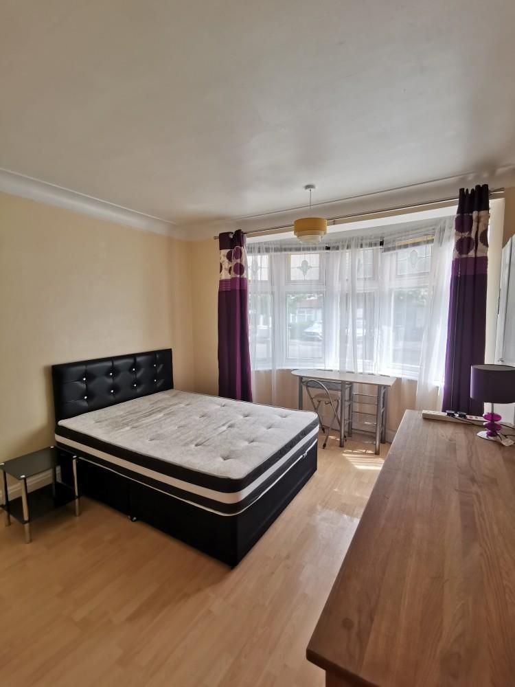 Apartment in Edgware - View 2