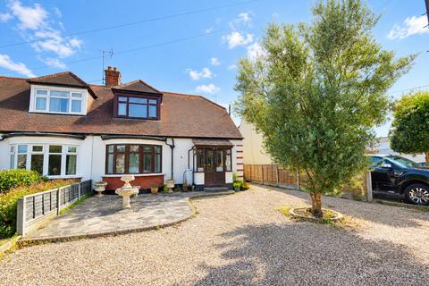 3 bedroom chalet for sale, Oak Road, Rochford