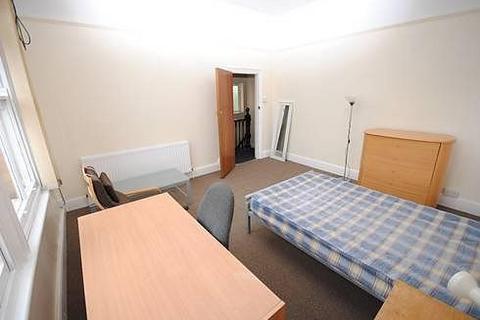 2 bedroom house to rent, Herrick Road, Loughborough LE11