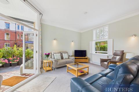 2 bedroom apartment for sale, Prince Of Wales Terrace, Scarborough
