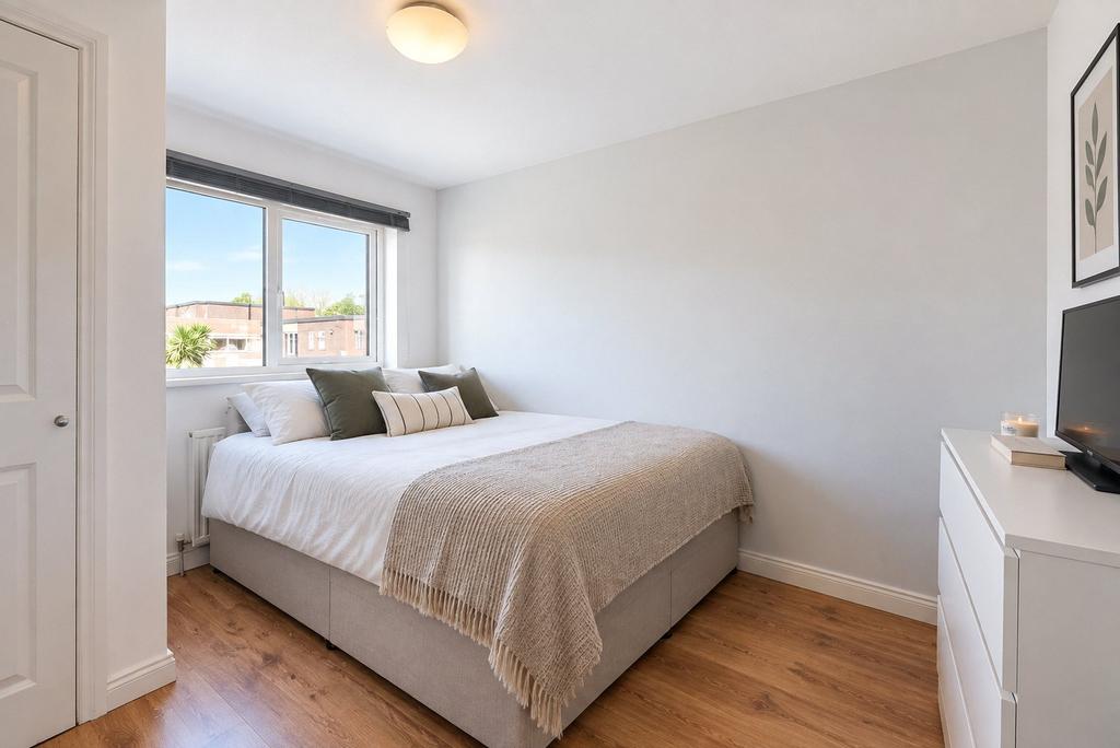 House in Kingston Upon Thames - View 3