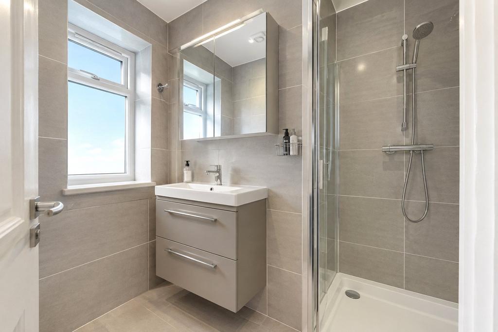 House in Kingston Upon Thames - View 5