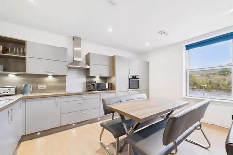 undefined, Tay Street, Perth