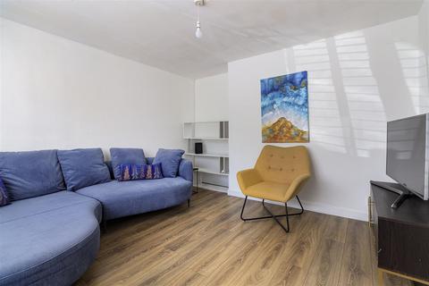 2 bedroom end of terrace house for sale, Barnes Close, Cambridge CB5