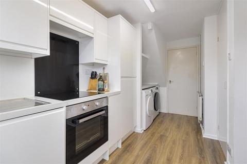 2 bedroom end of terrace house for sale, Barnes Close, Cambridge CB5