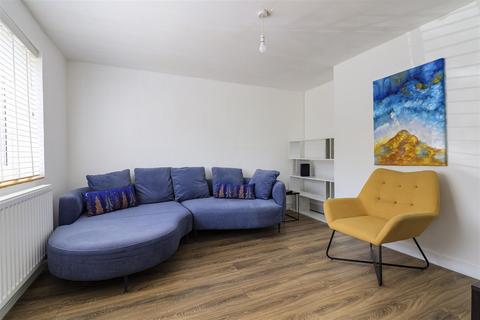 2 bedroom end of terrace house for sale, Barnes Close, Cambridge CB5