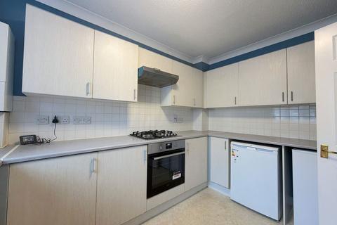 3 bedroom detached house to rent, Ivybridge Close, Uxbridge, UB8