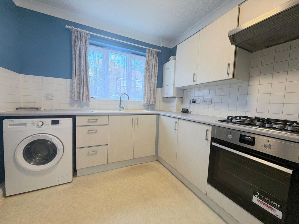 House in Uxbridge - View 4